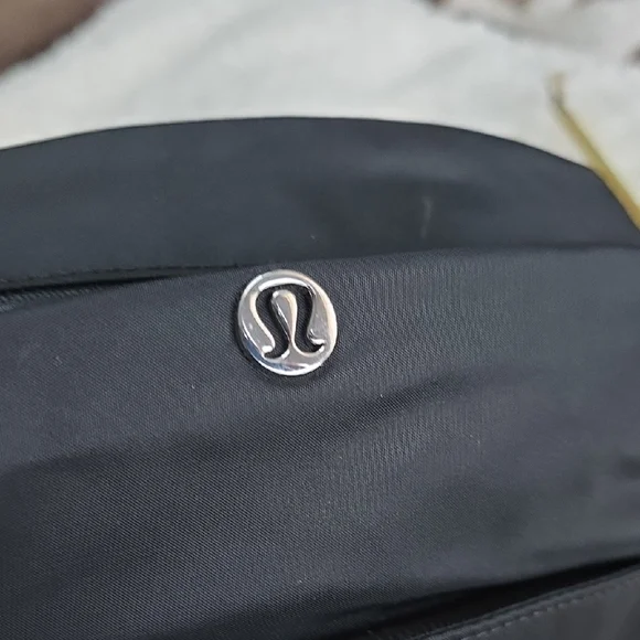 lululemon athletica Black City Essentials Bag - Picture 4 of 8